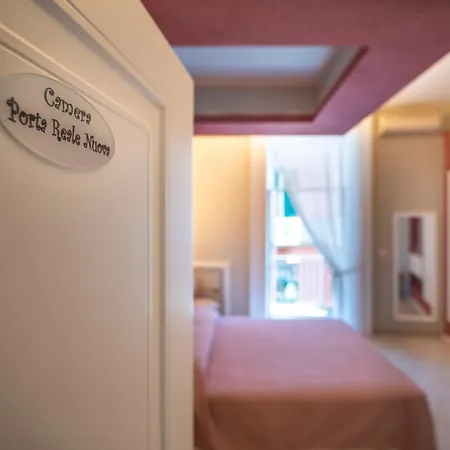 Mercatello 3* Neapel