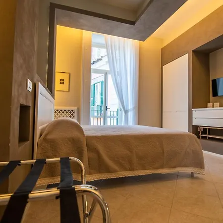 Mercatello 3* Neapel